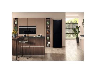 Hotpoint HBNF55182BUK Freestanding Fridge Freezer