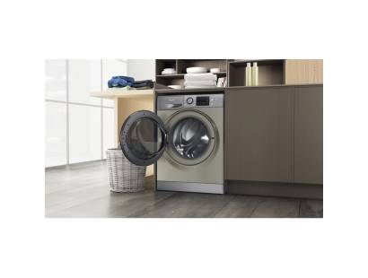 Hotpoint NDB8635GK