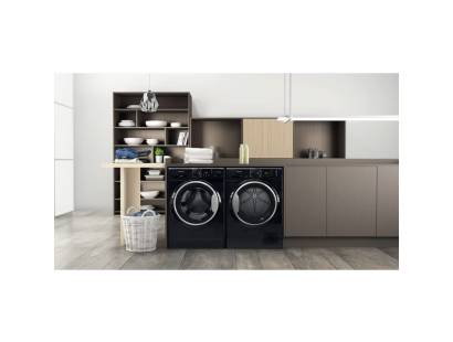 Hotpoint NTM1192BSKUK Black Heat Pump Tumble Dryer