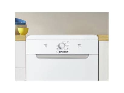 Indesit DF9E1B10UK Slimline White Dishwasher