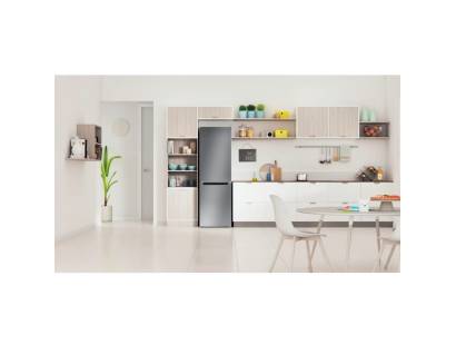 Indesit LI8S2ES Silver Freestanding Fridge Freezer